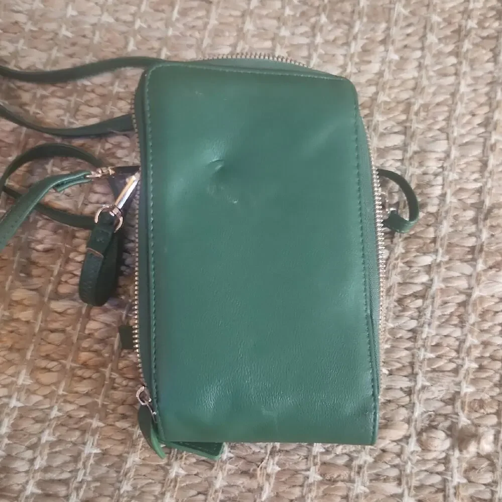 Forever Young Green Crossbody Camera Travel Sightsee Adjustable Strap Purse